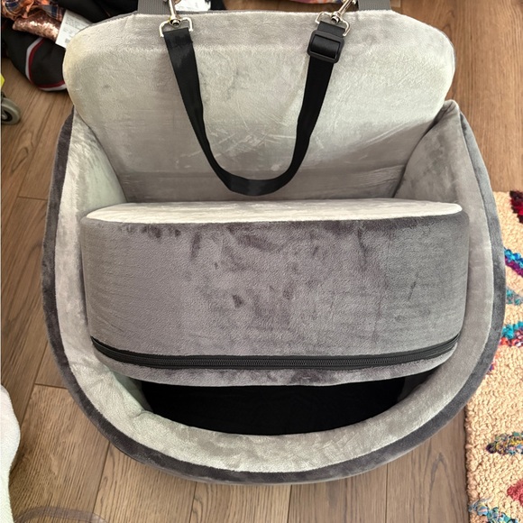 One Pix pet booster seat for car with 6 Inches High Memory Foam Cushion NEW - Picture 7 of 10